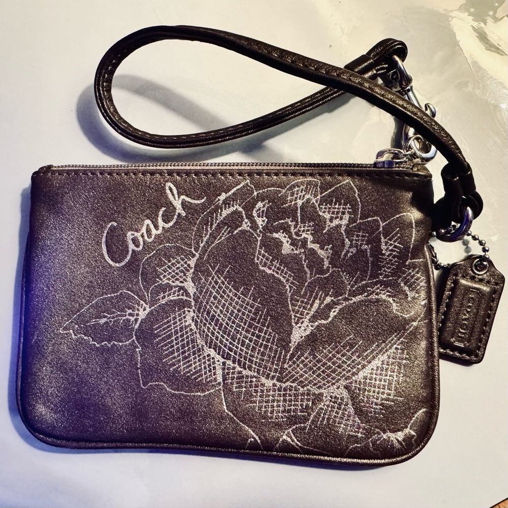 Coach Hematite Grey Floral script Wristlet Pouch RARE - EUC serial #43785 - Picture 5 of 16